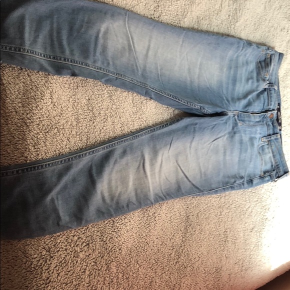 Light wash jeans - Picture 2 of 2